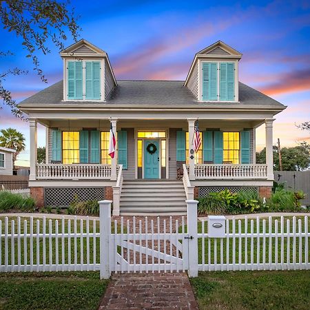 Historic 1871 Coastal Breeze With Heated Pool - Restoring Galveston Villa Luaran gambar