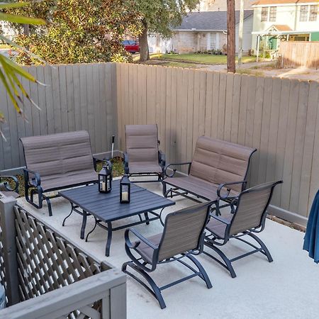Historic 1871 Coastal Breeze With Heated Pool - Restoring Galveston Villa Luaran gambar
