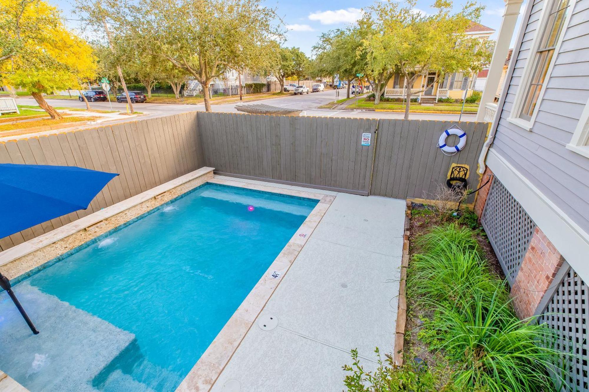 Historic 1871 Coastal Breeze With Heated Pool - Restoring Galveston Villa Luaran gambar