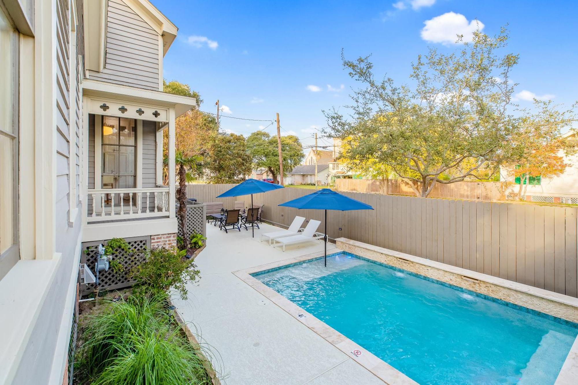 Historic 1871 Coastal Breeze With Heated Pool - Restoring Galveston Villa Luaran gambar